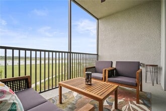 Building Photo - 15285 Grn Acrs Ave