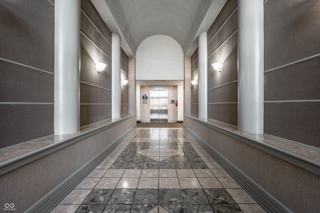 Building Photo - 8651 Jaffa Ct Dr E