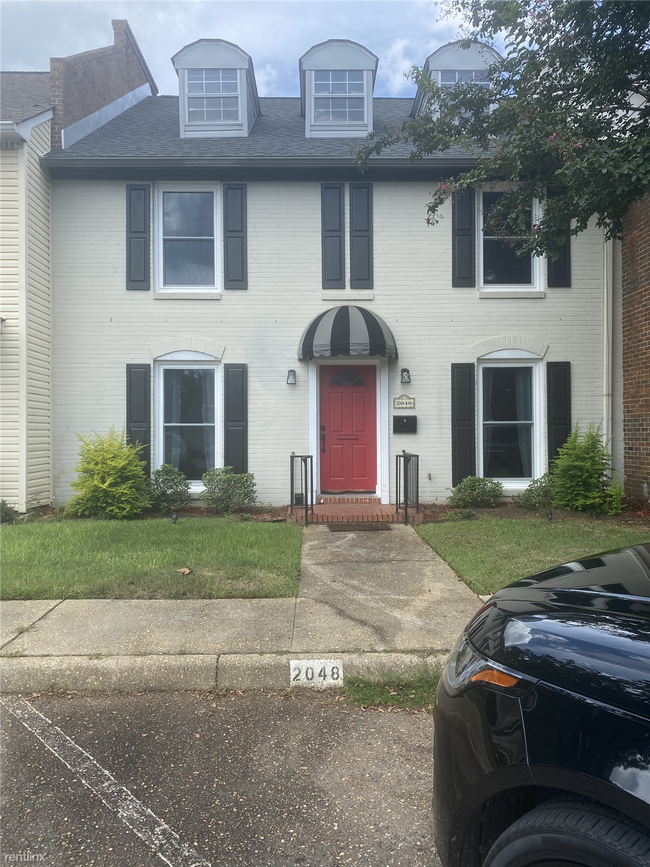 2048 W Main St, Dothan, AL 36301 Townhome Rentals in Dothan AL