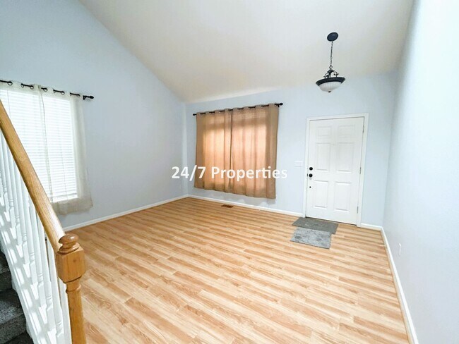 Building Photo - Contemporary 4BD I 2.5BA Hillsboro Home!