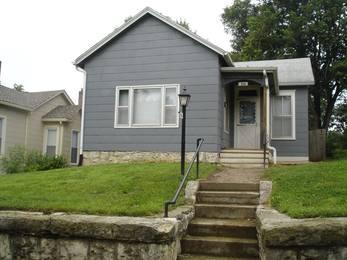 Primary Photo - 816 Ottawa St