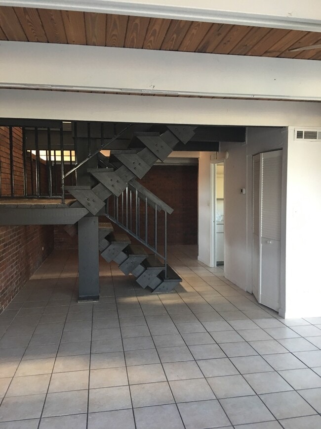 Building Photo - 3/2.5 Close to TMH and Governor Square