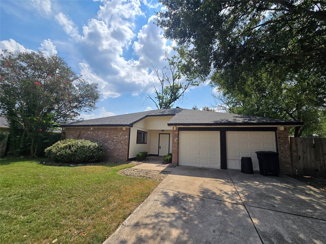Foto principal - 16331 Dew Drop Ln