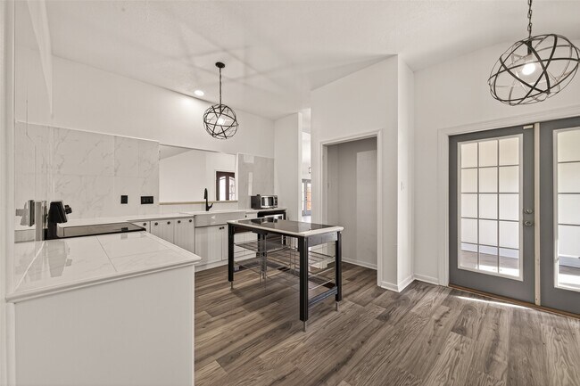 Foto del edificio - 3517 Denio Dr