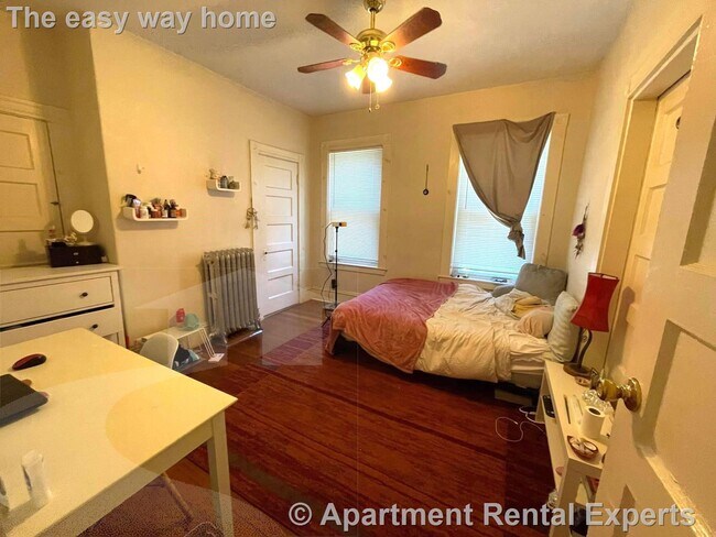 Photo - 158 River St Apartment