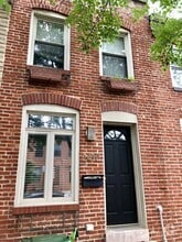 Building Photo - 2410 Foster Ave