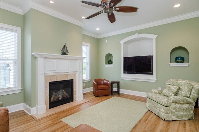 Building Photo - 517 Anchor Way
