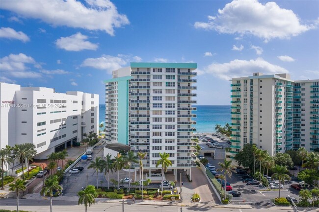 Foto del edificio - 3725 S Ocean Dr