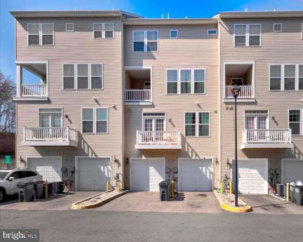 Foto principal - 3550 Briarwood Dr