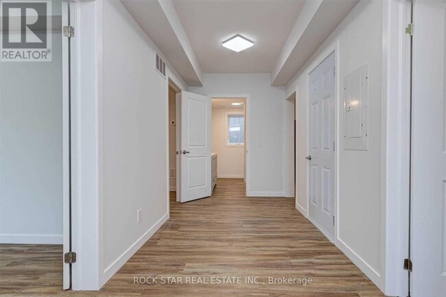 Building Photo - 1 Baby Point Rd