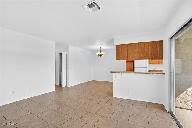 Foto del edificio - 7200 W Pirates Cove Rd