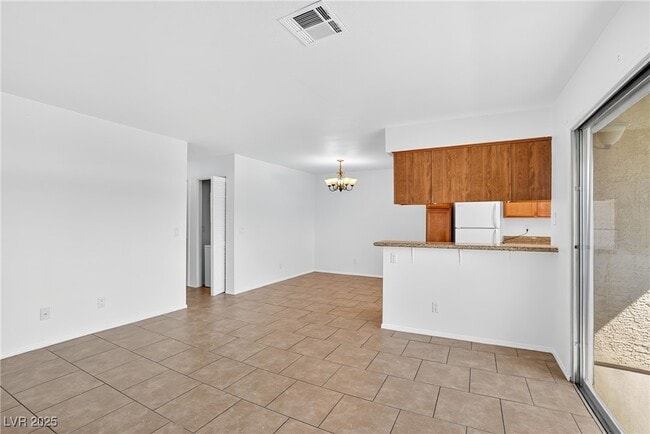 Building Photo - 7200 W Pirates Cove Rd