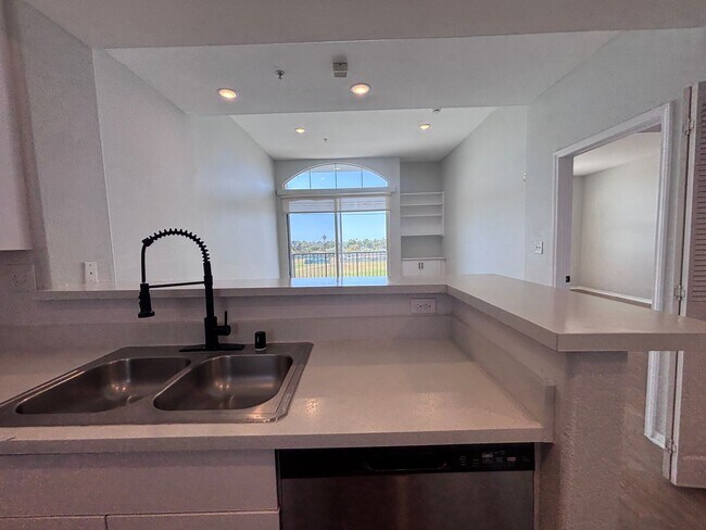 Interior Photo - 2820 Sawtelle Blvd