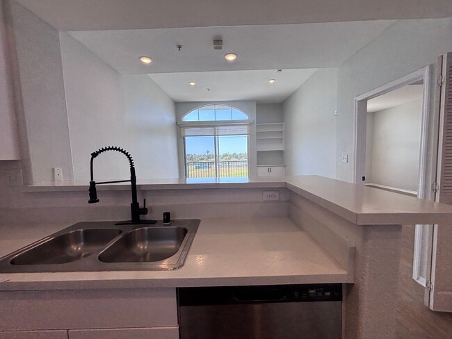 Interior Photo - 2820 Sawtelle Blvd