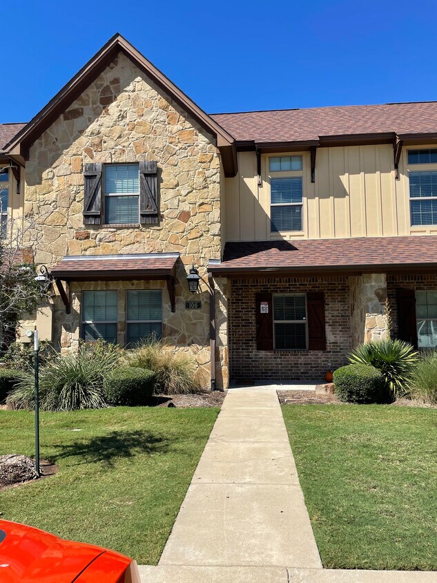 106 Armored Ave, College Station, TX 77845 Townhome Rentals in