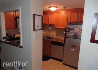 Building Photo - 1 br, 1 bath Condo - 7 Wake Robin Rd Unit 109