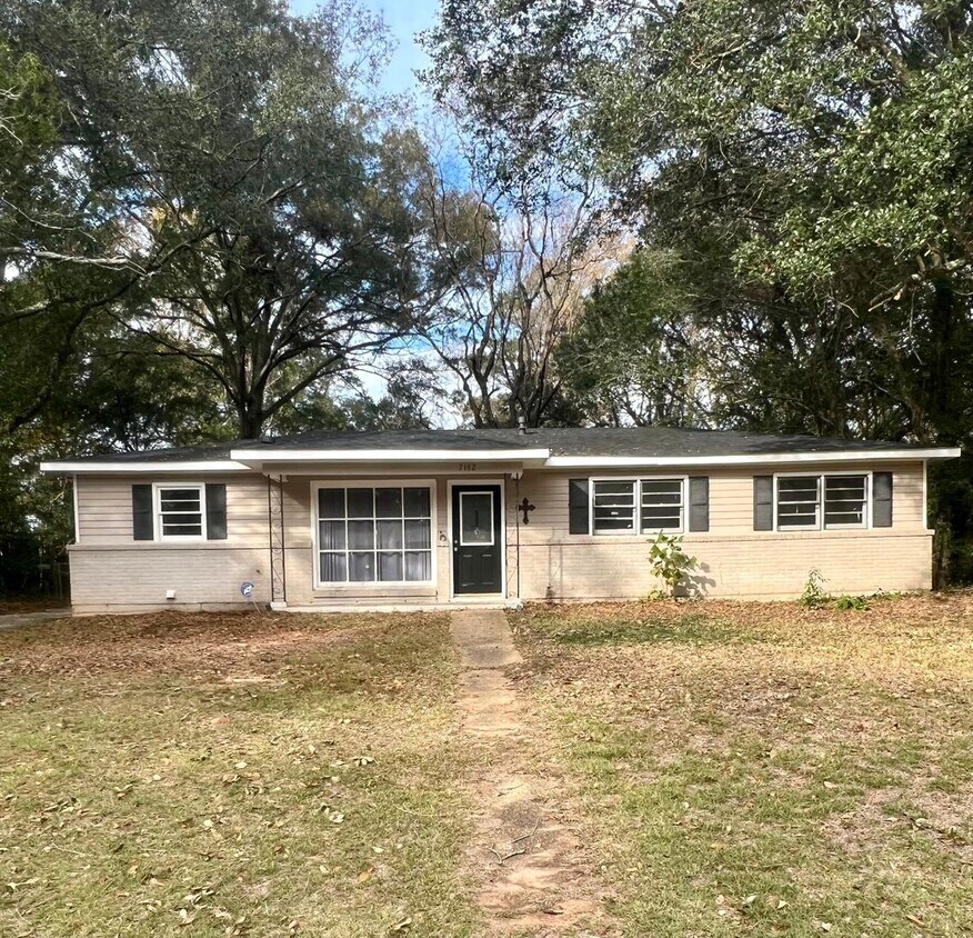 Primary Photo - Three Bedroom Home in Orchard Estates