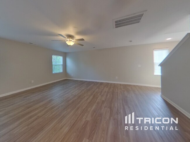 Foto del edificio - 165 Trailwood Ct