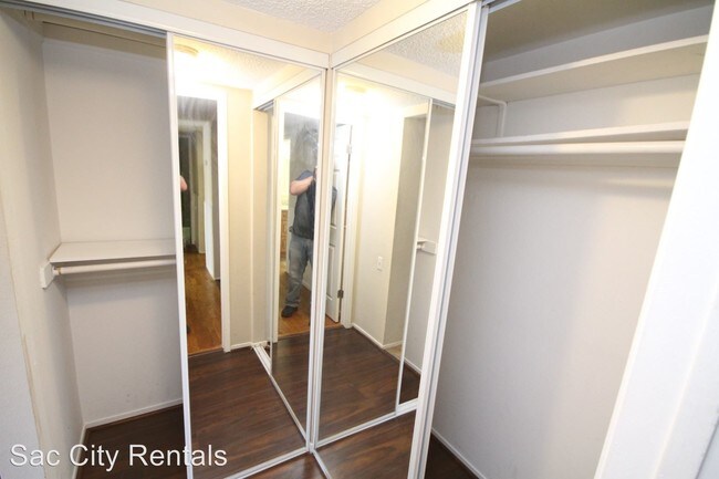 Building Photo - 2 br, 1 bath House - 2400 Larkspur Lane #265