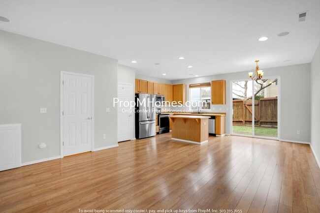 Building Photo - Updated Three Bedroom Townhome Near Nike & Intel!