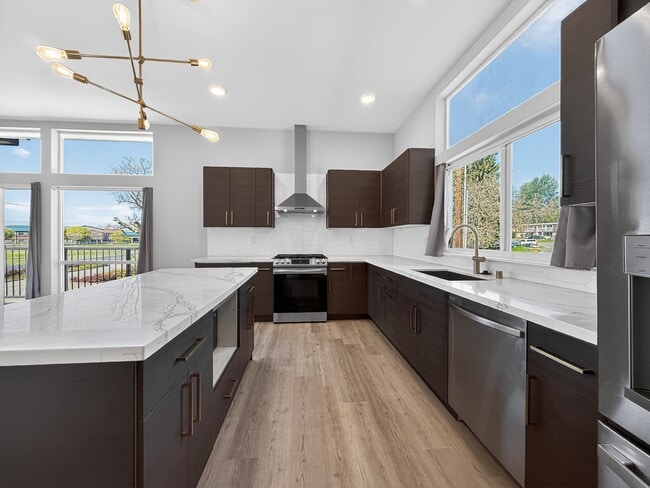 Foto del edificio - 1232 Harrington Ave NE