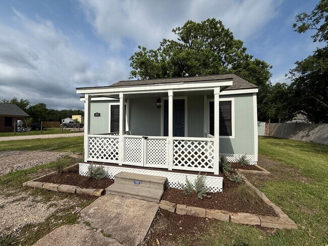 Building Photo - 288BS