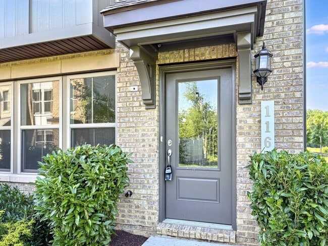 Building Photo - 116 Albany Pl