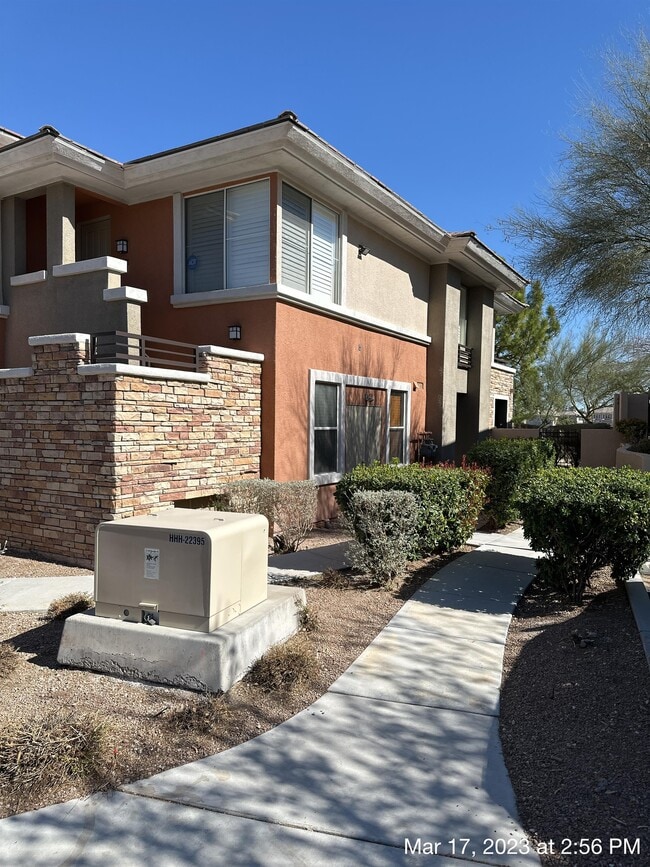 Building Photo - 664 Peachy Canyon Cir