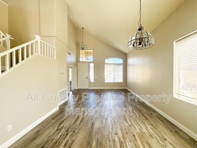Building Photo - 2602 E Glass Ln