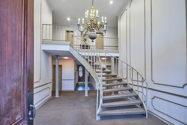 Foto del edificio - 2824 Briarhurst Dr