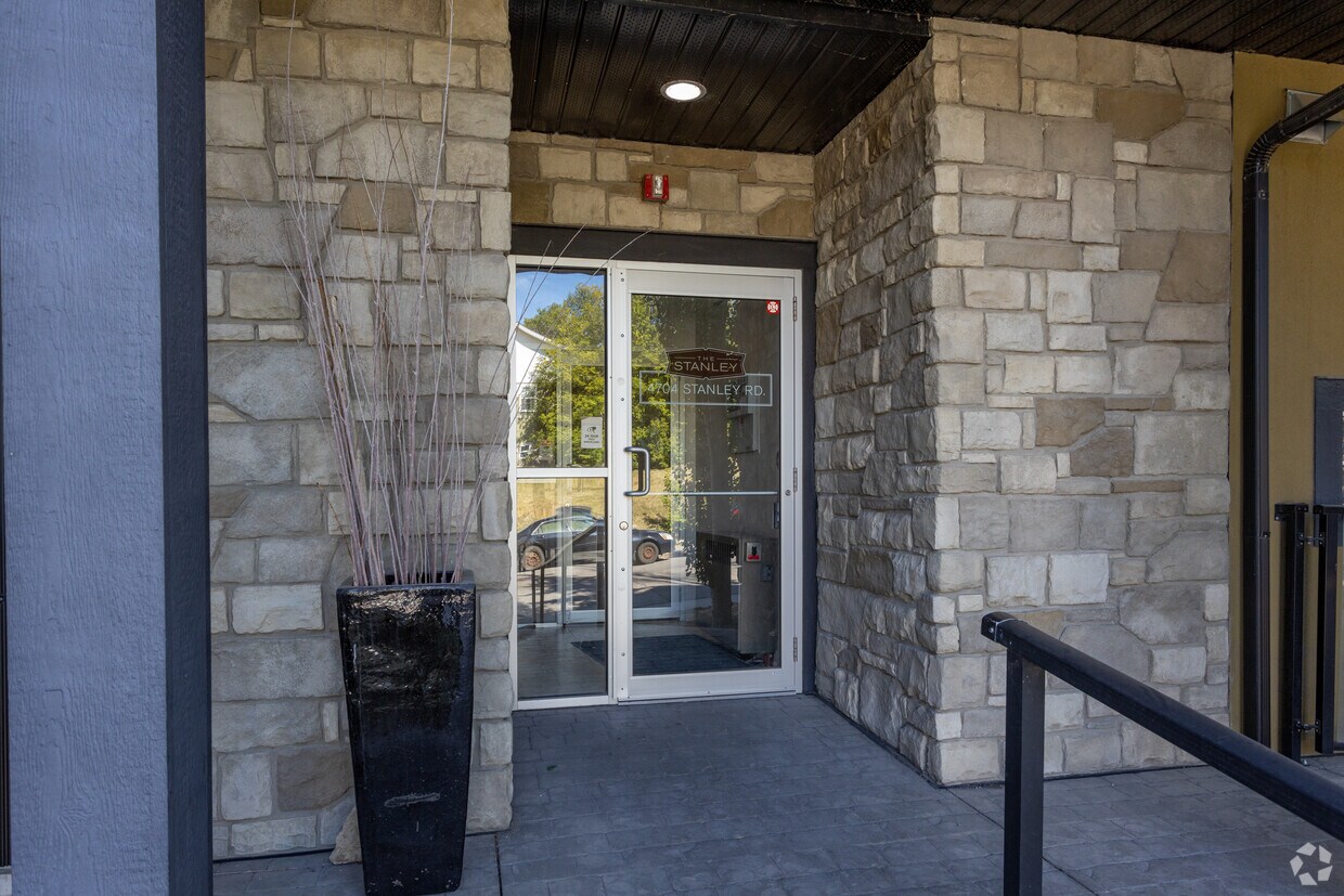 Photo du bâtiment - 4704 Stanley Rd SW