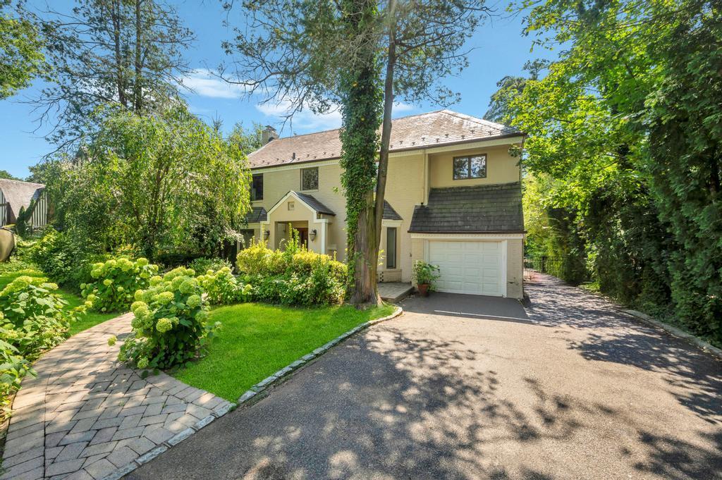 Foto principal - 18 Parkside Dr