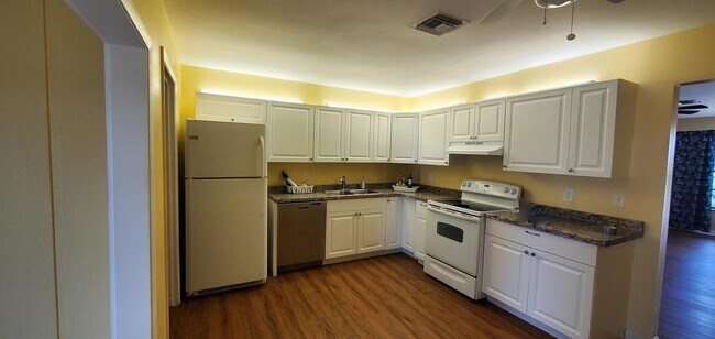 Foto del edificio - 8940 SE Hobe Ridge Ave