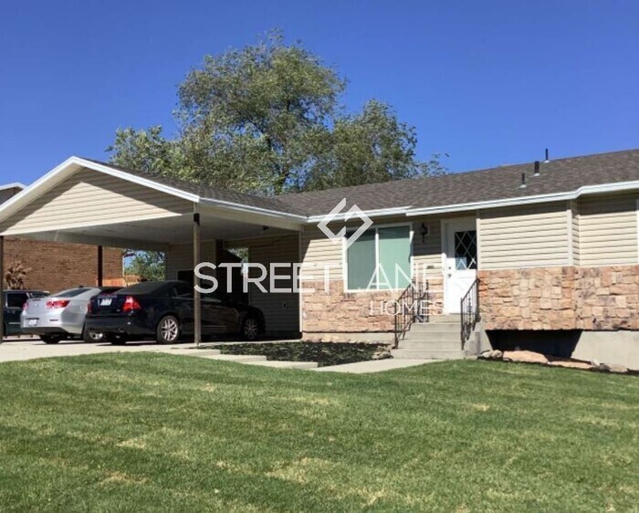 6 Bedroom Home in Kearns! House for Rent in Kearns, UT