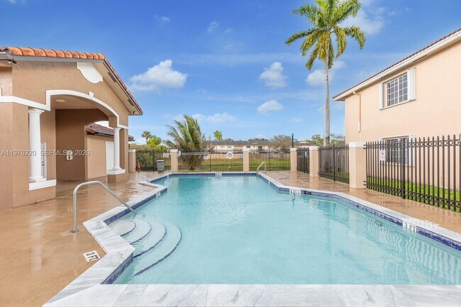 Foto del edificio - 6445 SW 130th Pl