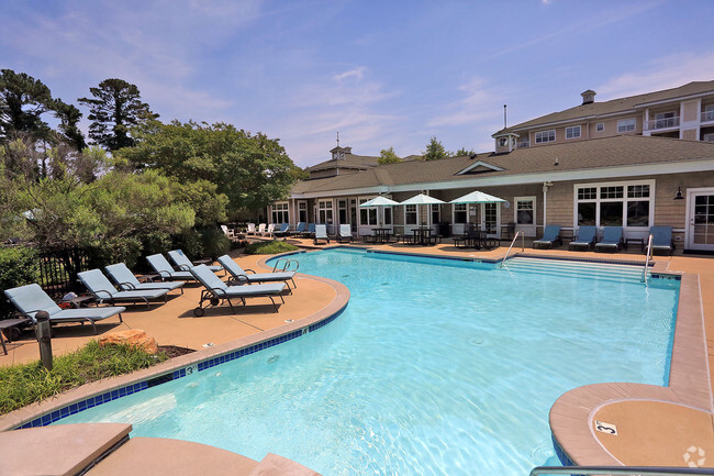 Pool area - Saltmeadow Bay