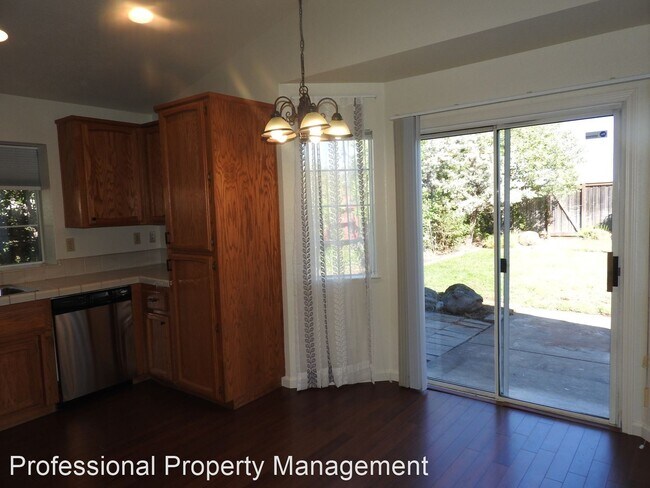 Foto del edificio - 3 br, 2 bath House - 7132 Bayridge Ct.