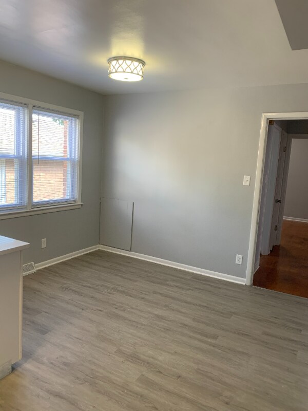 Foto del edificio - 14916 Cottage Grove Ave