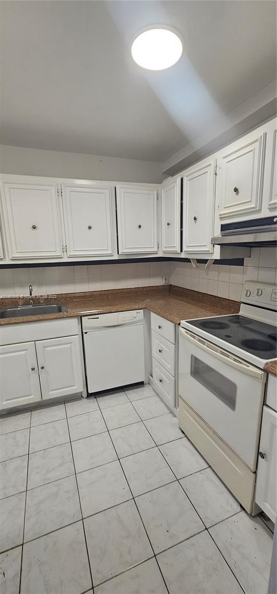 Foto del edificio - 4848 NW 24th Ct