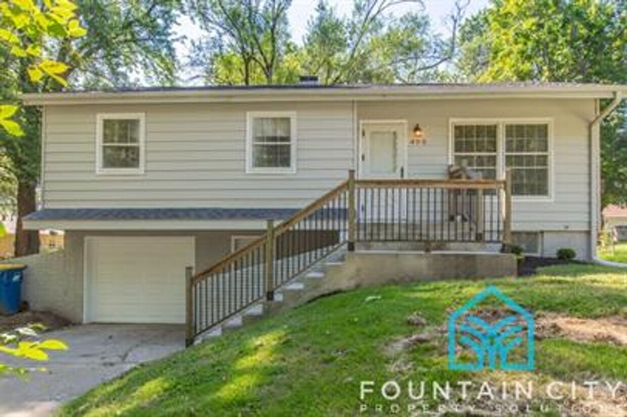 Primary Photo - 405 Hooke Ave