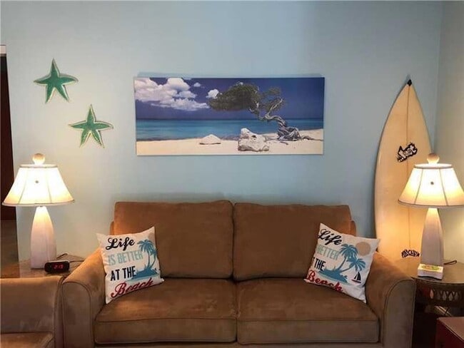 Photo - 315 Van Buren St Apartment