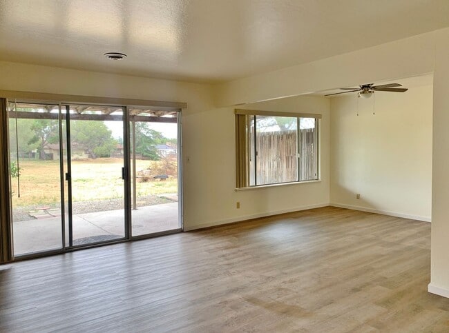 Foto del edificio - Quiet 2 Bedroom 2 Bathroom Townhouse in Ridgemark!!