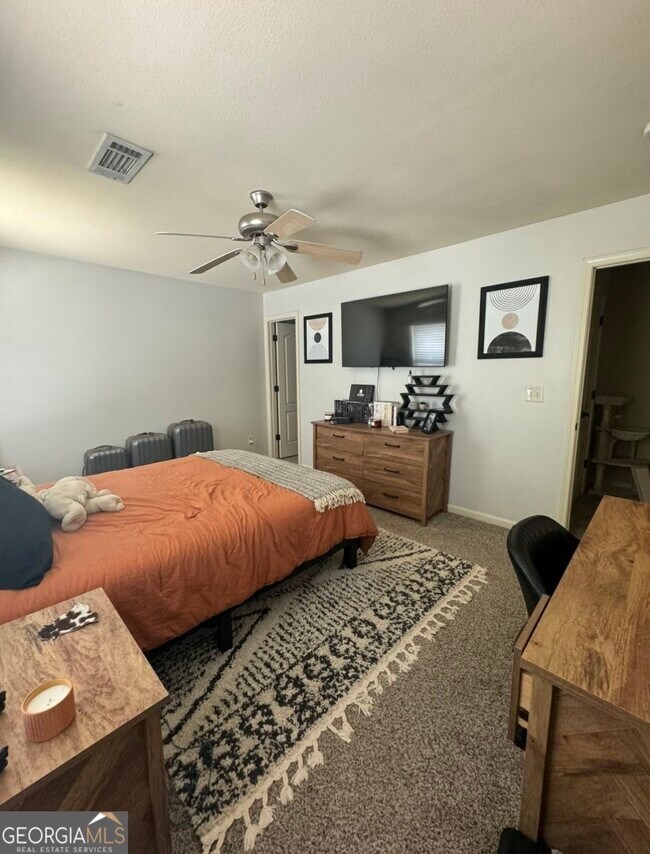 Foto del edificio - 451 N Columbia St