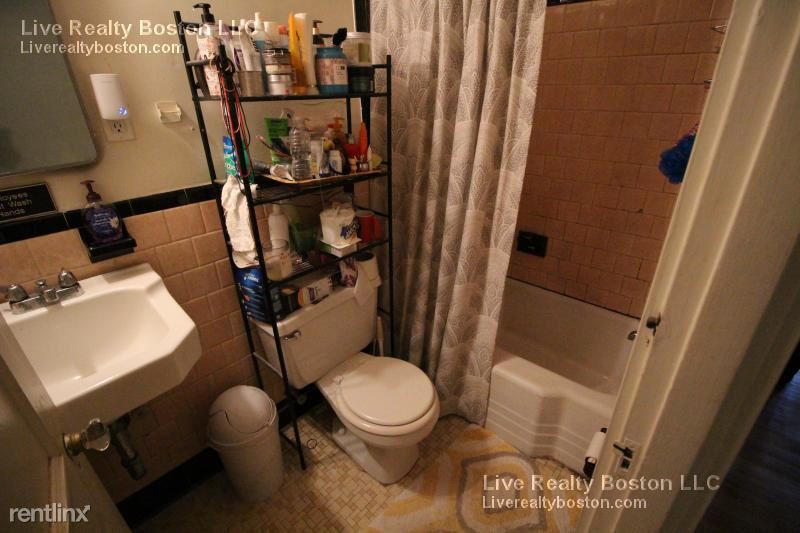 Primary Photo - 213 Harvard Ave