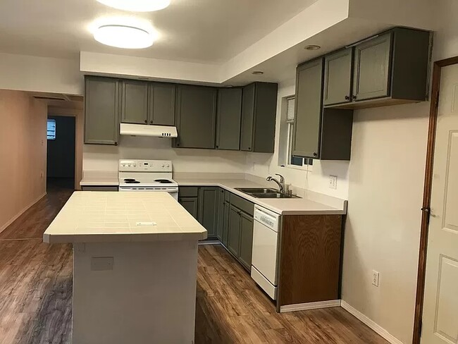 Kitchen - 1816 N 145th St