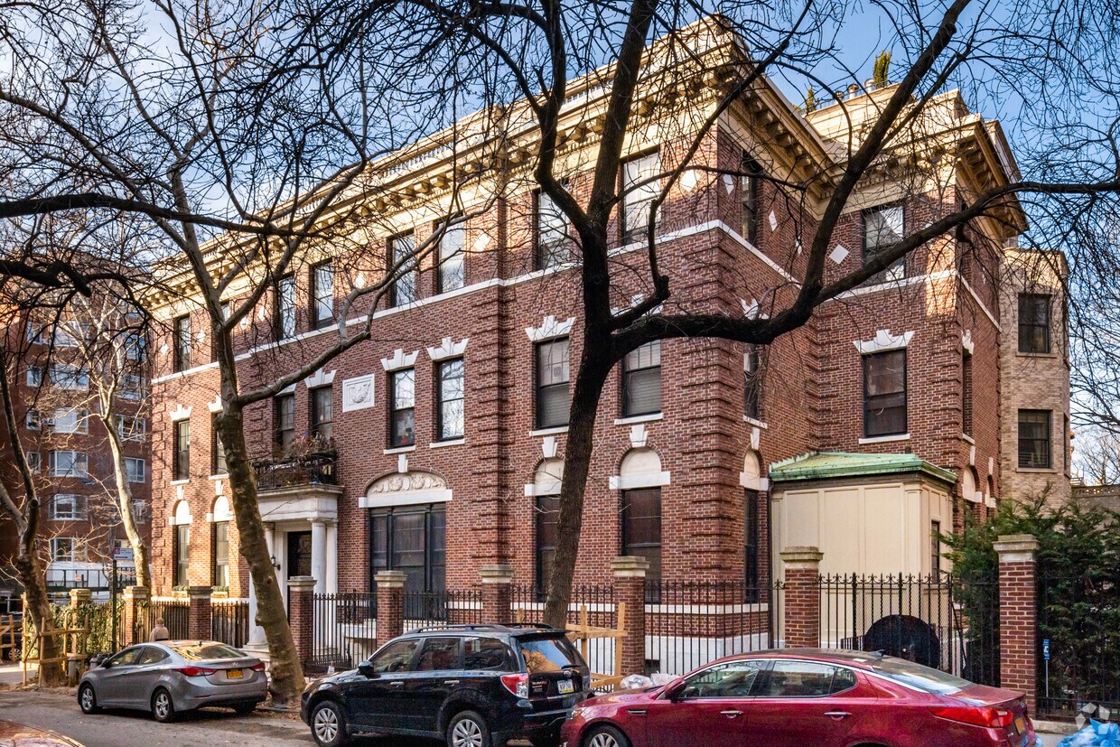 Primary Photo - 1-9 Montgomery Pl
