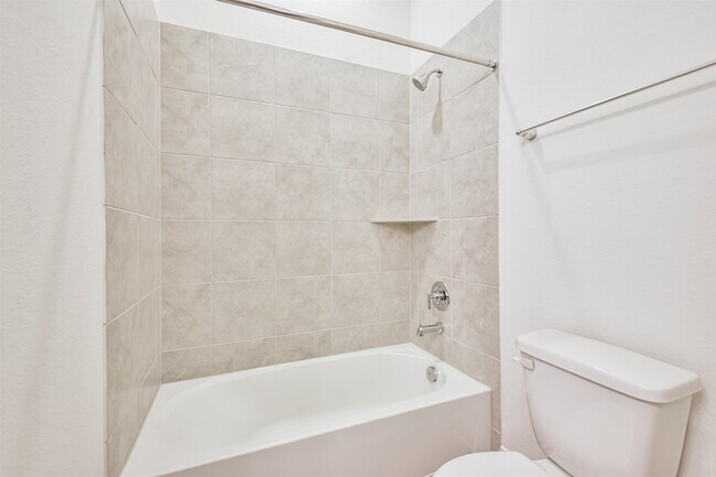 Building Photo - 10818 Carolina Willow Ct