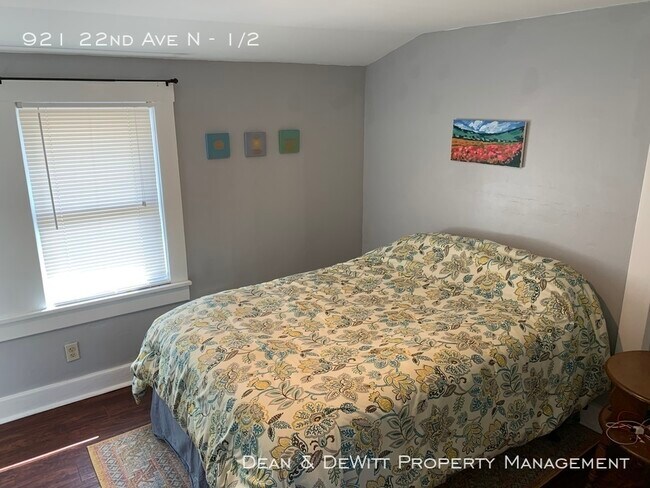 Building Photo - 921.5 22nd Ave N - Renovated Garage Apartment