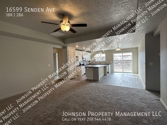 Building Photo - Stunning Newer 3-Bedroom Home with Modern ...