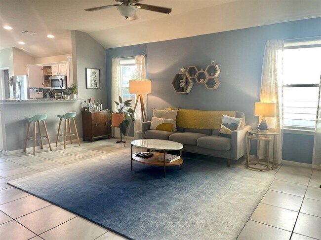 Foto del edificio - 2025 Langdale Ln